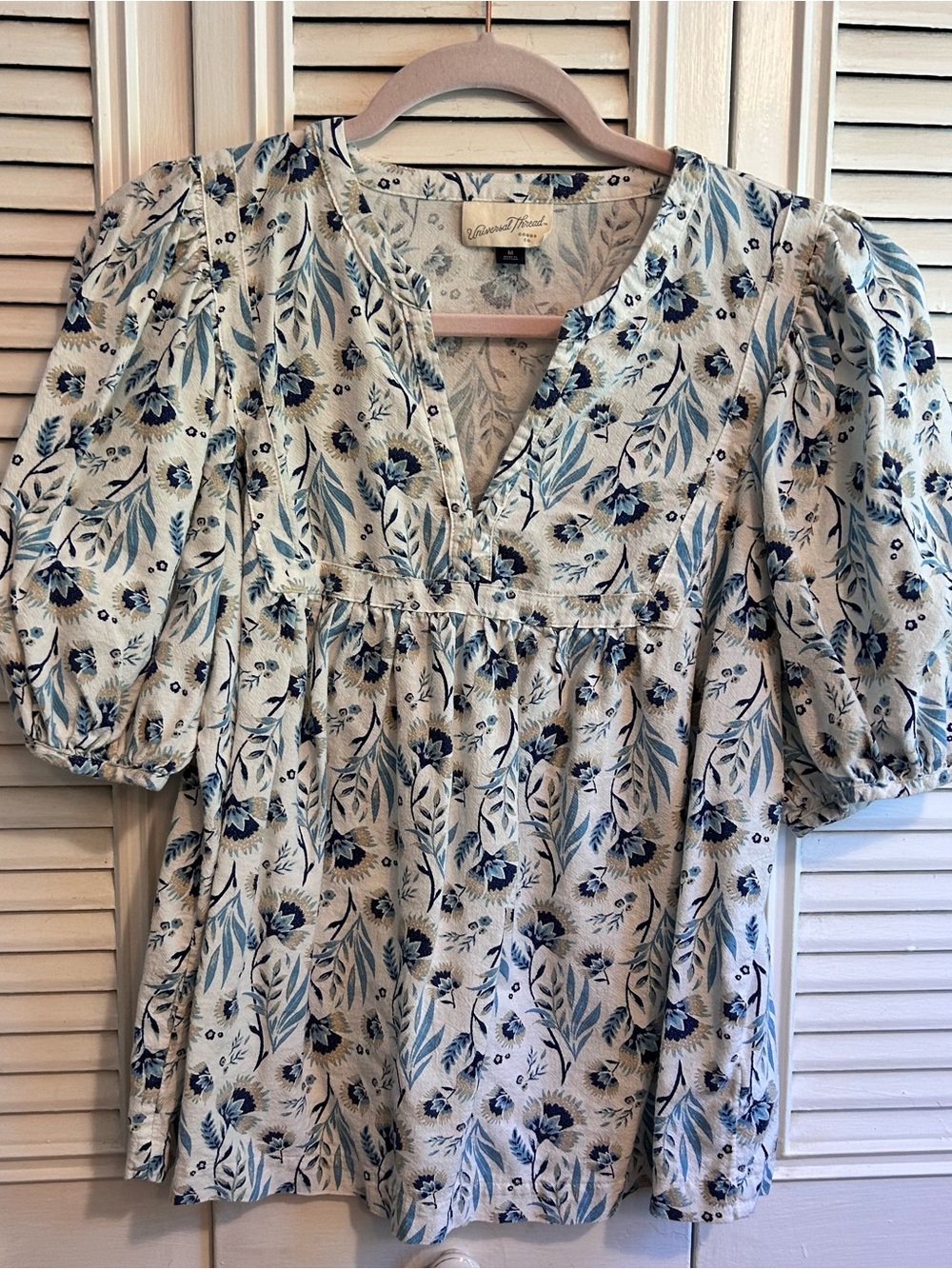 Universal Thread Cream and Blue Floral Puff-Sleeve Blouse